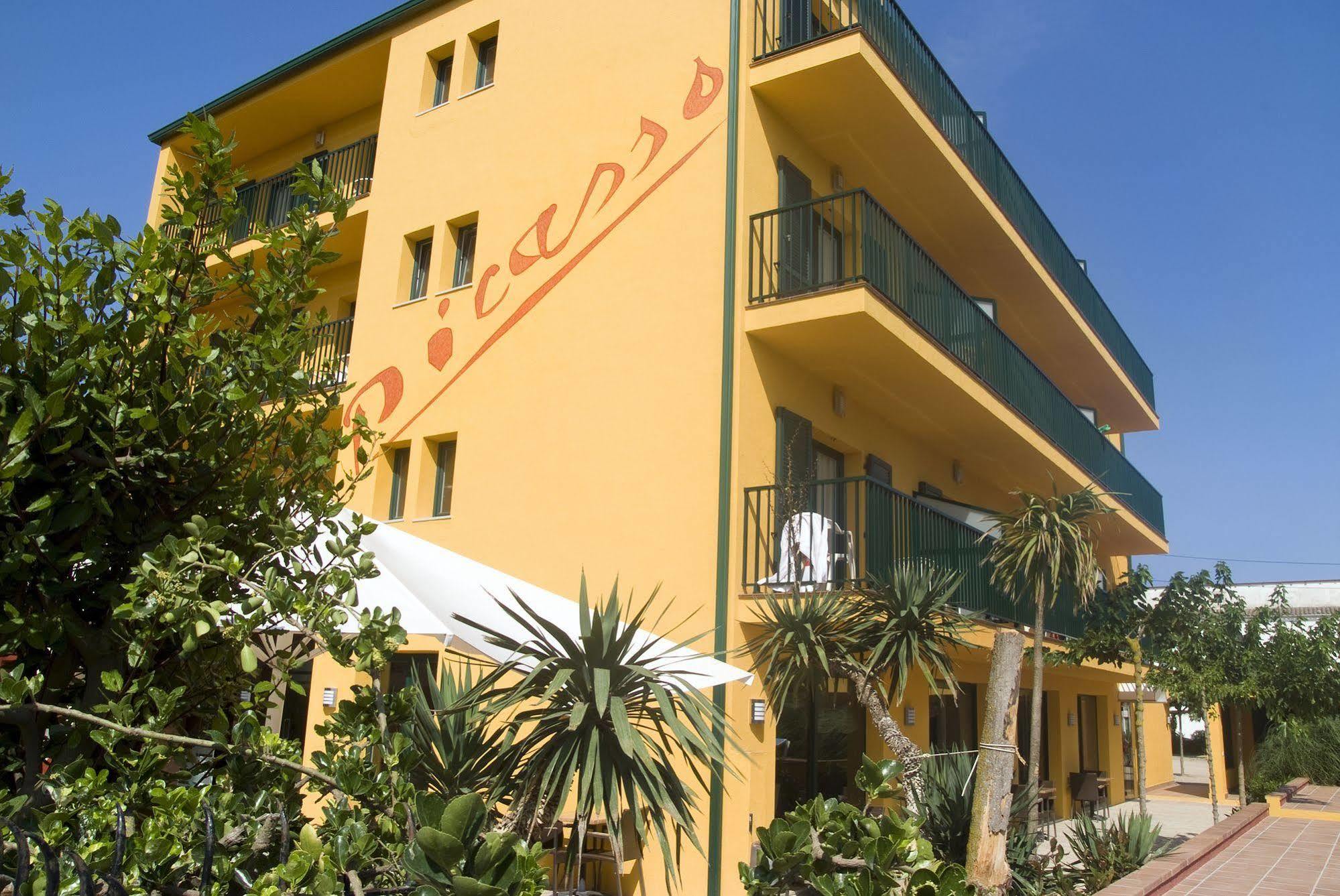 Hotel Picasso Torroella De Montgri Exterior photo